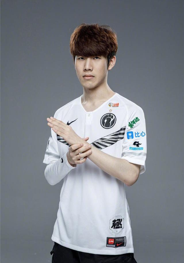 横扫C9！EG与TL会师LCS Lockin决赛