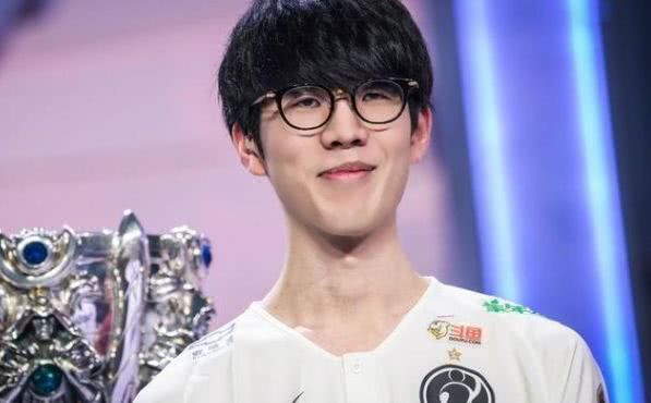 NIP, Fnatic , 和 FUT Esports 收到 StarLadder StarSeries Fall 2025：欧洲资格赛的邀请