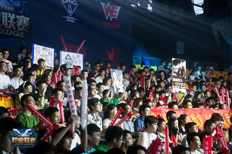 【赛后战报】绝境之间，TT横扫EDG拿下首胜保留出线希望