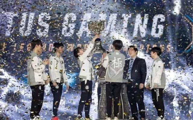 faker 分享未来计划并讨论新目标
